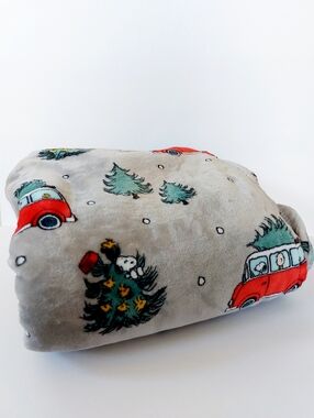 Christmas Tree Peanuts Snoopy Fleece Throw Blanket Berkshire 56x86